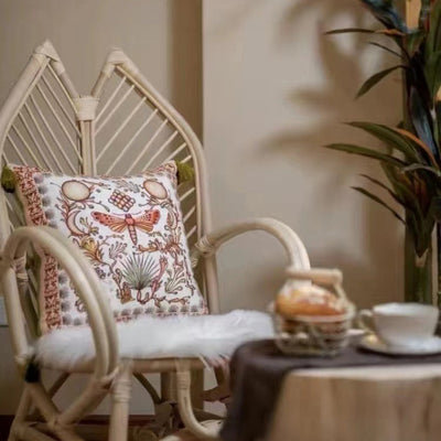 Zeitgenössischer Boho handgefertigter Rattan-Loungesessel Patio-Stuhl Bananenblatt Rückenlehne Armlehne für Balkon 