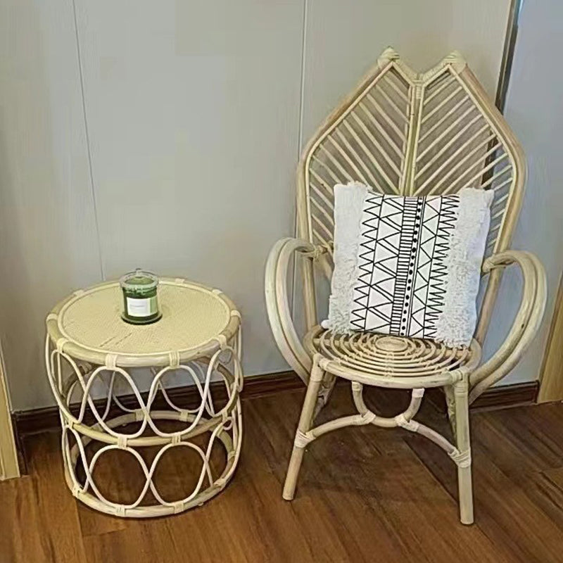 Zeitgenössischer Boho handgefertigter Rattan-Loungesessel Patio-Stuhl Bananenblatt Rückenlehne Armlehne für Balkon 