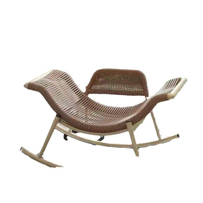 Zeitgenössischer Boho-Geschwungener PE-gewebter Rattan-Metallrahmen-Schaukelstuhl Terrassenstuhl Kopfstütze Fußstütze für Balkon 