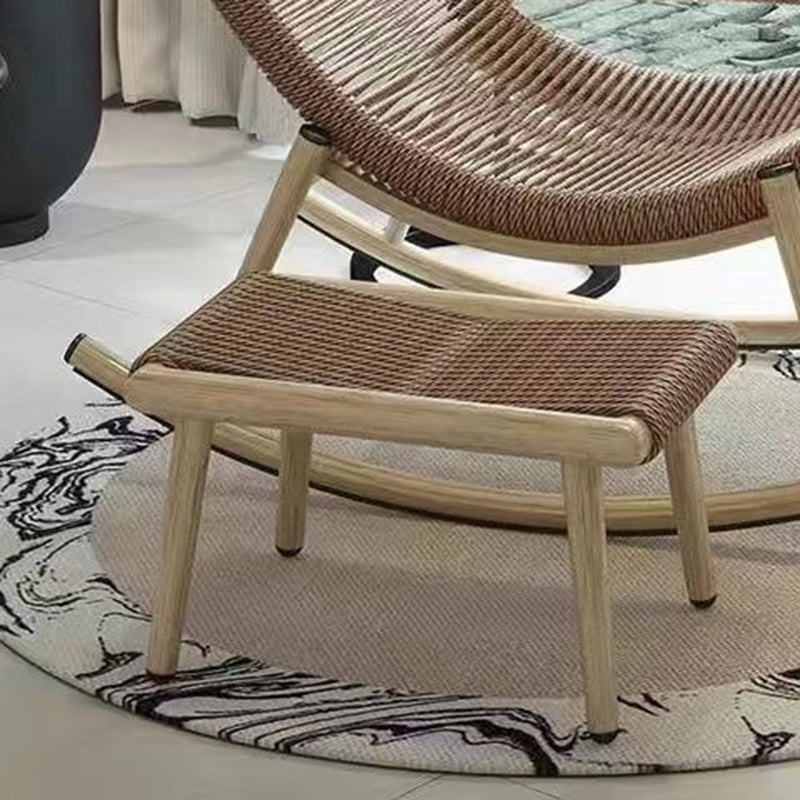 Zeitgenössischer Boho-Geschwungener PE-gewebter Rattan-Metallrahmen-Schaukelstuhl Terrassenstuhl Kopfstütze Fußstütze für Balkon 