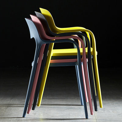 Chaise de salle à manger empilable en plastique carré nordique contemporaine avec dossier et accoudoir 