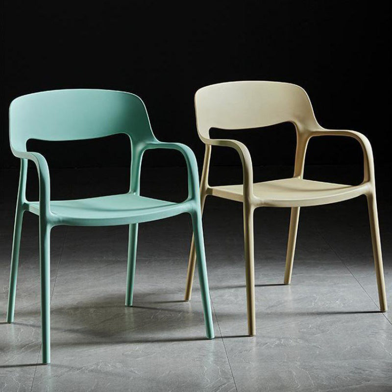 Chaise de salle à manger empilable en plastique carré nordique contemporaine avec dossier et accoudoir 