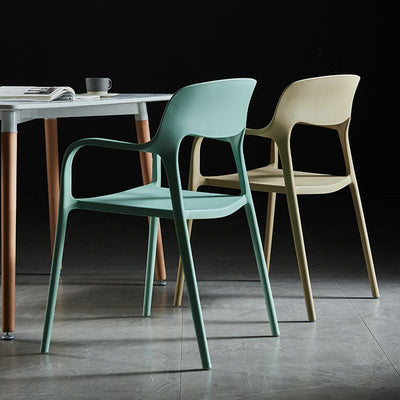 Chaise de salle à manger empilable en plastique carré nordique contemporaine avec dossier et accoudoir 