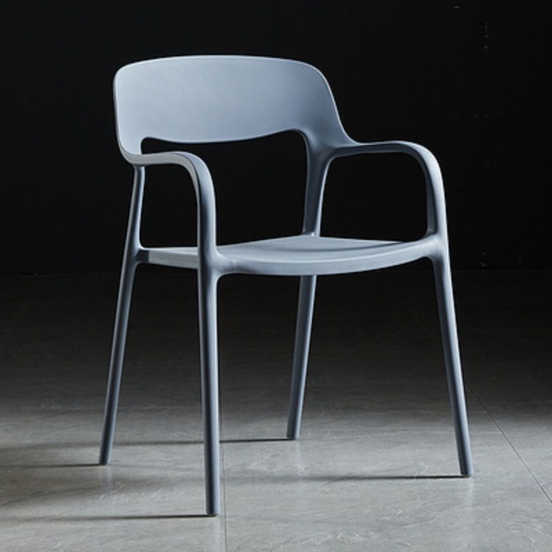 Chaise de salle à manger empilable en plastique carré nordique contemporaine avec dossier et accoudoir 