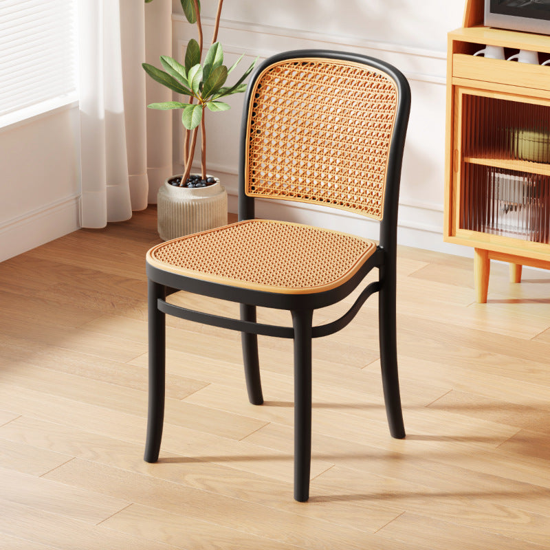 Chaise de salle à manger empilable avec dossier en PVC tissé en rotin carré nordique contemporain 