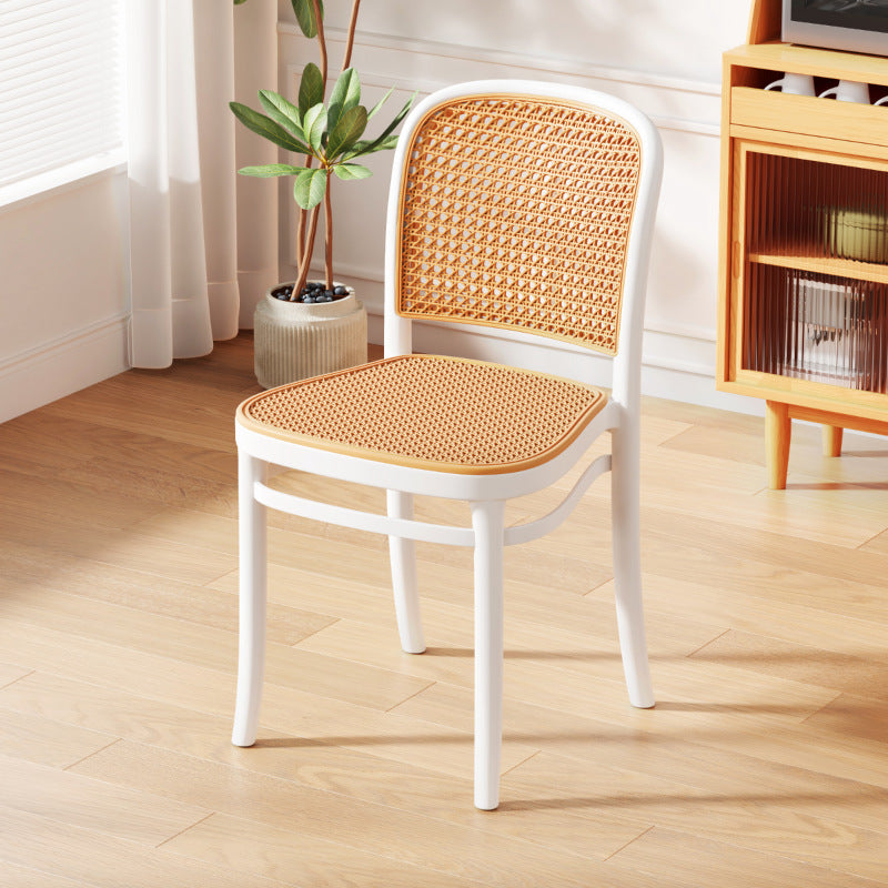 Chaise de salle à manger empilable avec dossier en PVC tissé en rotin carré nordique contemporain 
