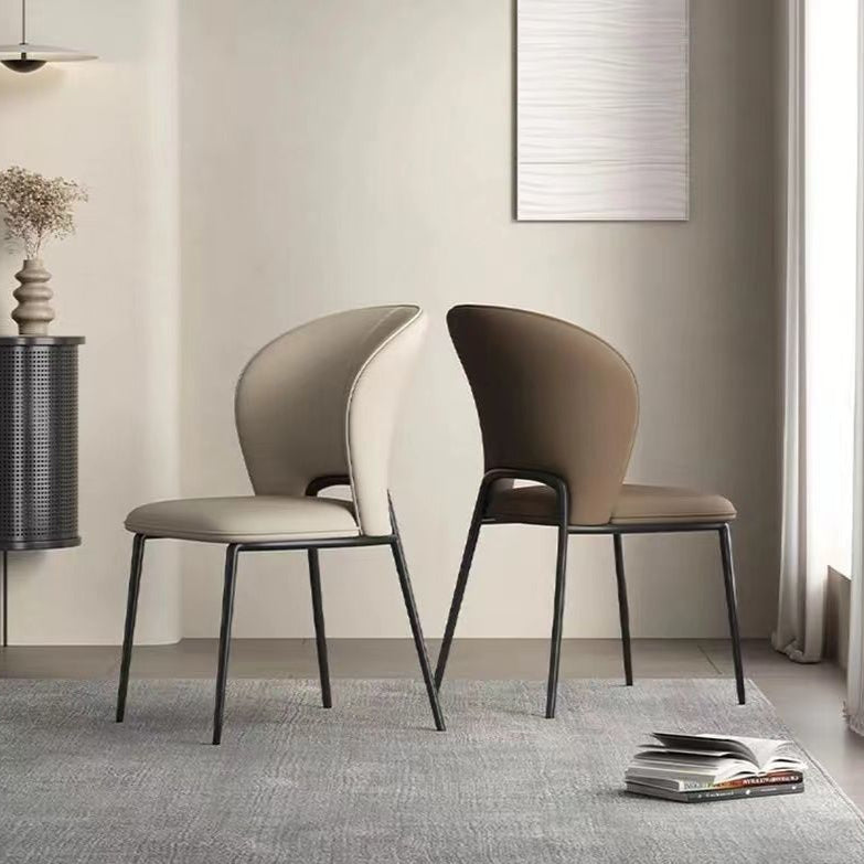 Silla de comedor escandinava contemporánea de cuero de microfibra cuadrada con respaldo de ala de acero al carbono para comedor 