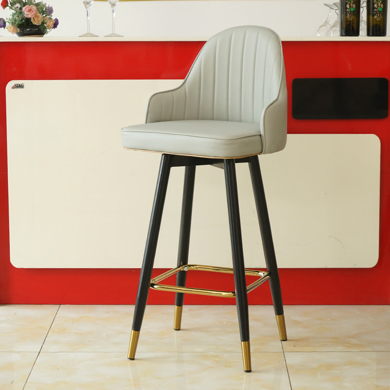 Taburete de bar de metal con asiento de cuero Nappa curvado de lujo contemporáneo, respaldo y reposapiés para comedor 