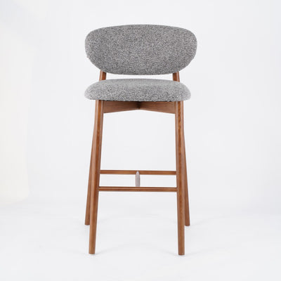 Tabouret de bar contemporain nordique rond en tissu avec cadre en bois massif, dossier bas et repose-pieds pour salle à manger 