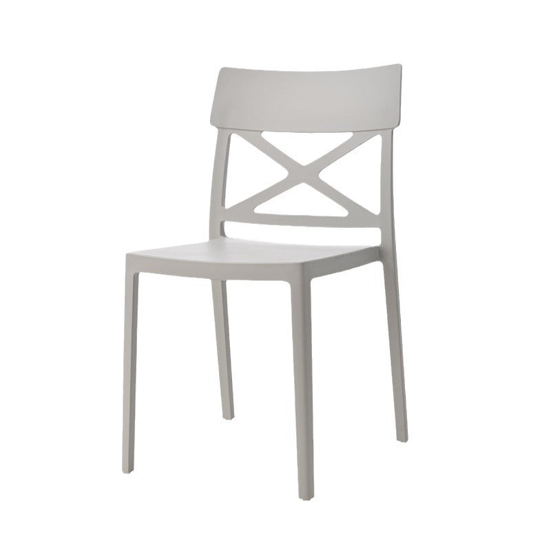 Silla de comedor apilable de plástico cuadrada de simplicidad moderna con respaldo sin brazos para comedor 