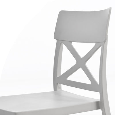 Silla de comedor apilable de plástico cuadrada de simplicidad moderna con respaldo sin brazos para comedor 
