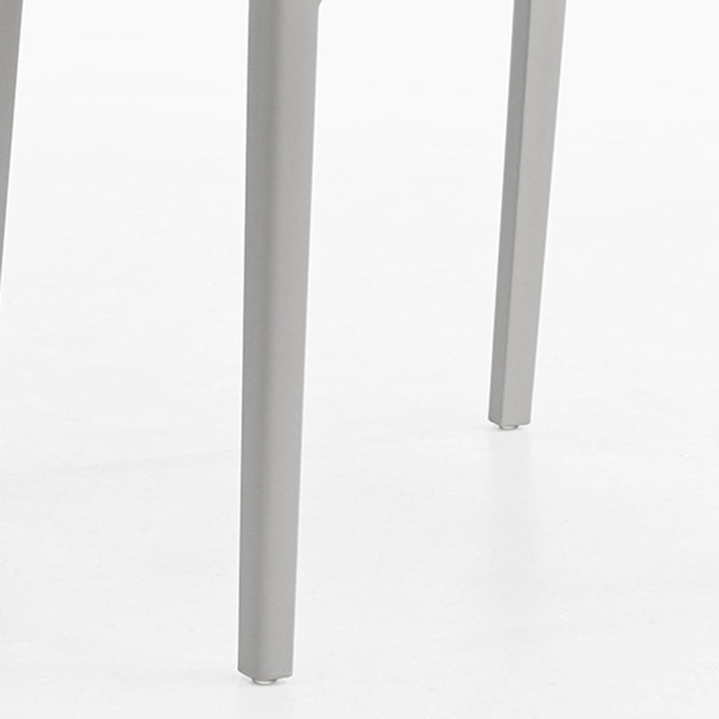 Silla de comedor apilable de plástico cuadrada de simplicidad moderna con respaldo sin brazos para comedor 