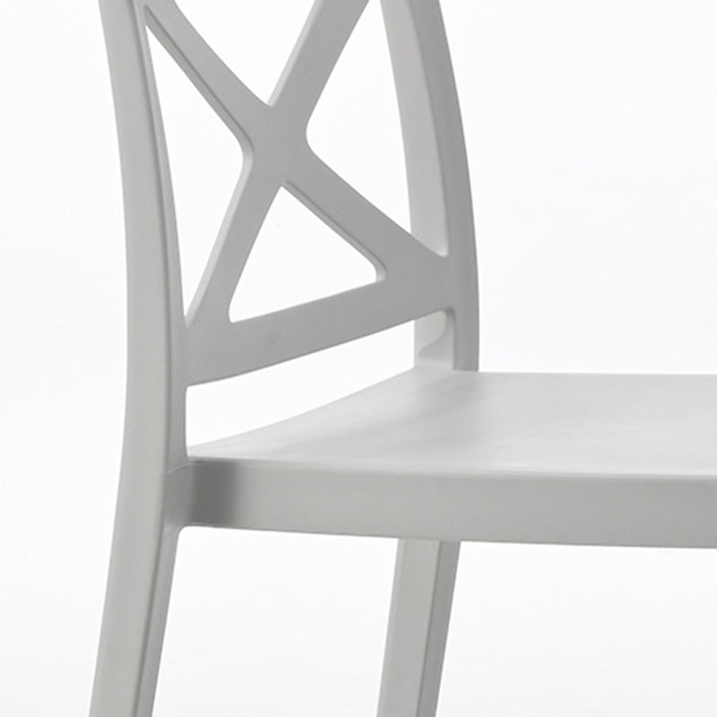 Silla de comedor apilable de plástico cuadrada de simplicidad moderna con respaldo sin brazos para comedor 