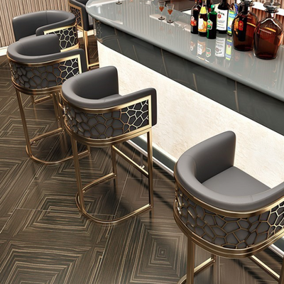 Zeitgenössischer Luxus Arc Ledergepolsterter Metallbarhocker Rückenlehne Fußstütze für Esszimmer 
