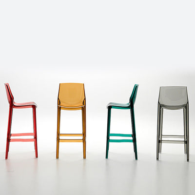 Taburete de bar cuadrado de plástico escandinavo contemporáneo con respaldo bajo y reposapiés para comedor 