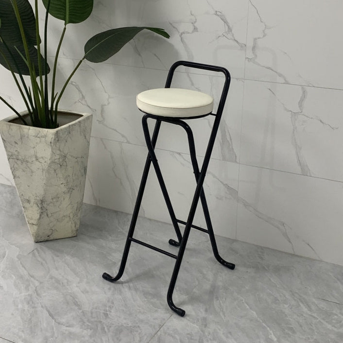 Tabouret de bar pliable contemporain en cuir PU rond industriel avec tube en fer, dossier bas et repose-pieds pour salle à manger 