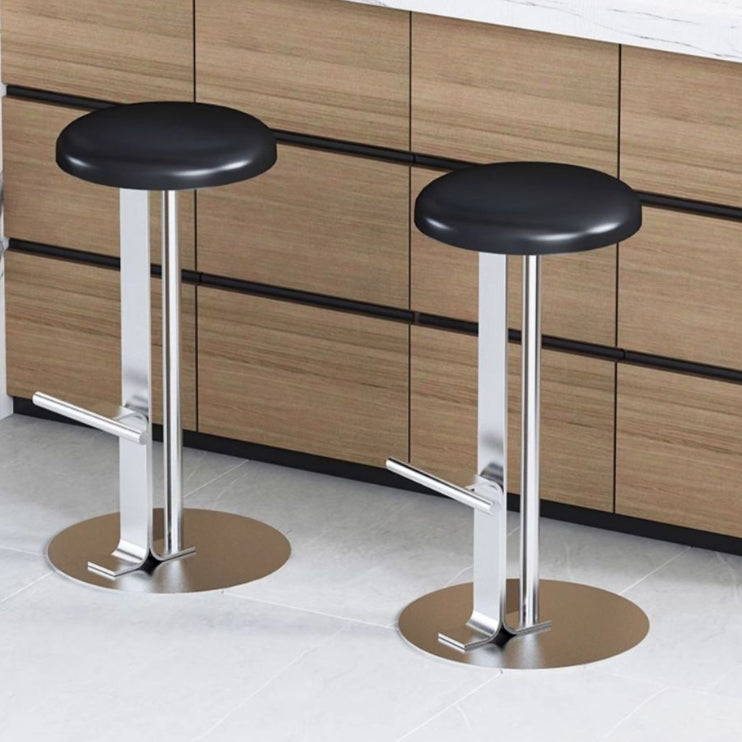 Traditional Colonial Round Pine Wood Carbon Steel Bar Stool Backless Footrest For Dining Room