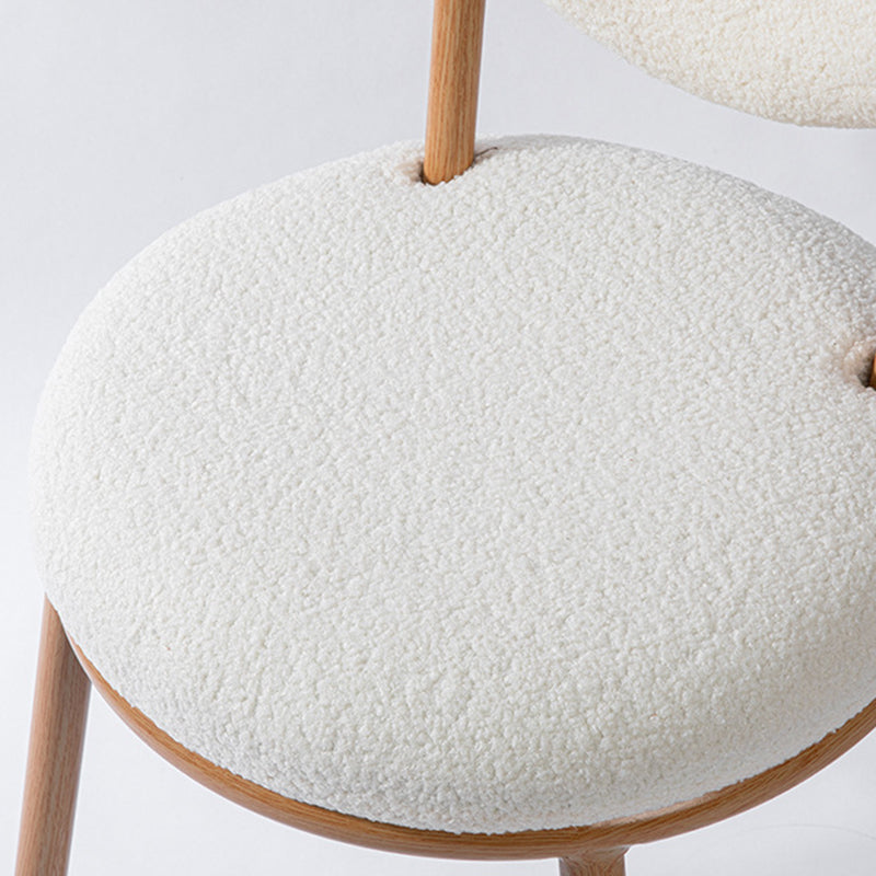 Moderner Shabby Chic runder Hocker aus Lammfleece mit Kohlenstoffstahlrahmen, herzförmiger Rückenlehne für das Schlafzimmer 