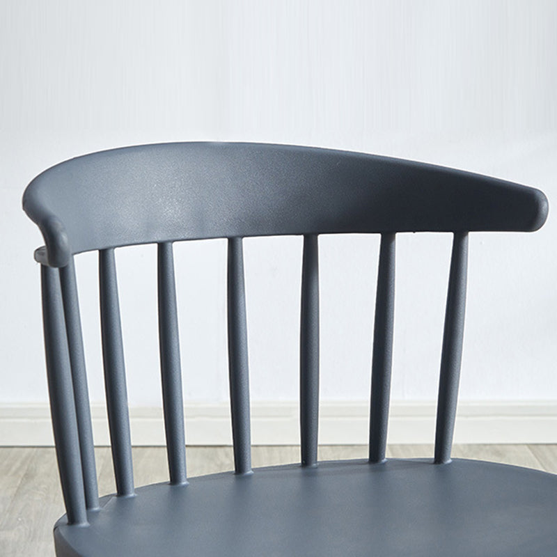 Moderner Mid-Century gebogener Kunststoff-Esszimmerstuhl mit offenem Rücken für das Esszimmer 