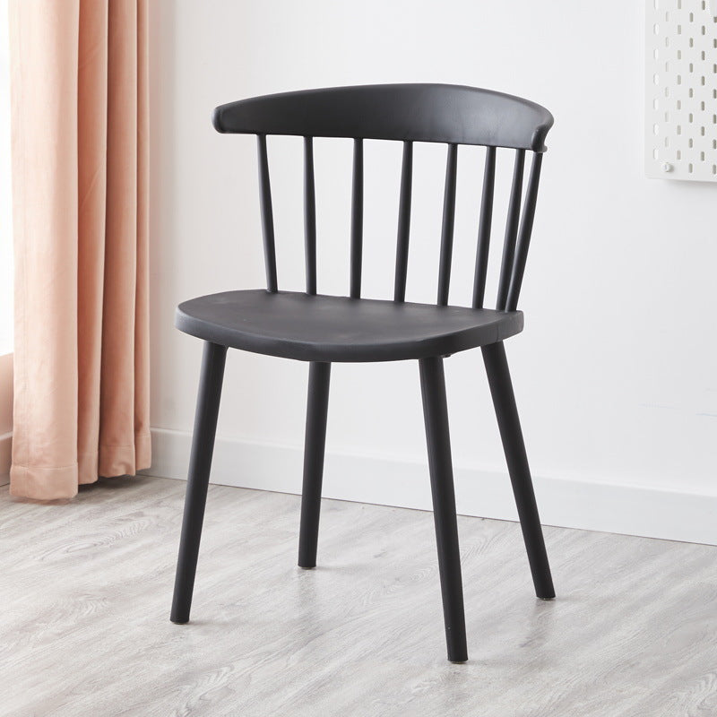 Moderner Mid-Century gebogener Kunststoff-Esszimmerstuhl mit offenem Rücken für das Esszimmer 