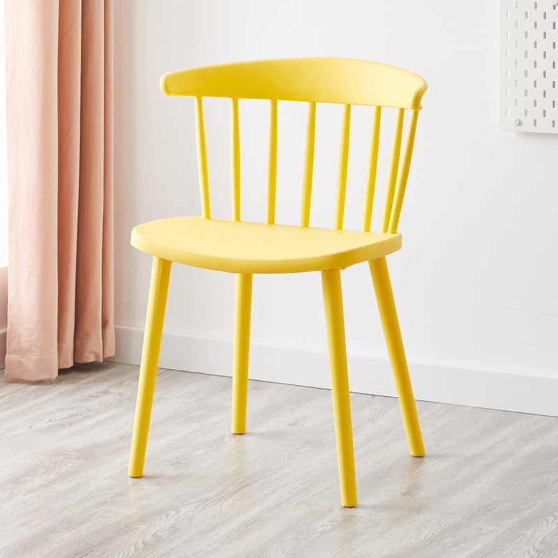 Moderner Mid-Century gebogener Kunststoff-Esszimmerstuhl mit offenem Rücken für das Esszimmer 