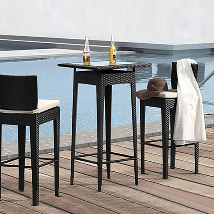 Taburete de bar contemporáneo industrial cuadrado de acero con tejido de ratán PE, asiento de tela impermeable, respaldo y reposapiés para patio exterior 