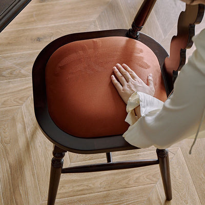 Silla de comedor con respaldo de madera maciza de franela de estilo moderno y transicional para comedor 