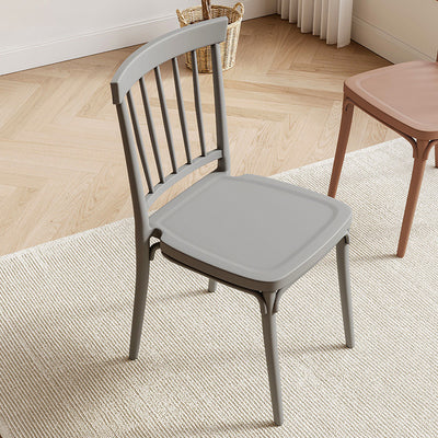 Moderner Mid-Century Plastik Esszimmerstuhl mit Spindelrücken für das Esszimmer 