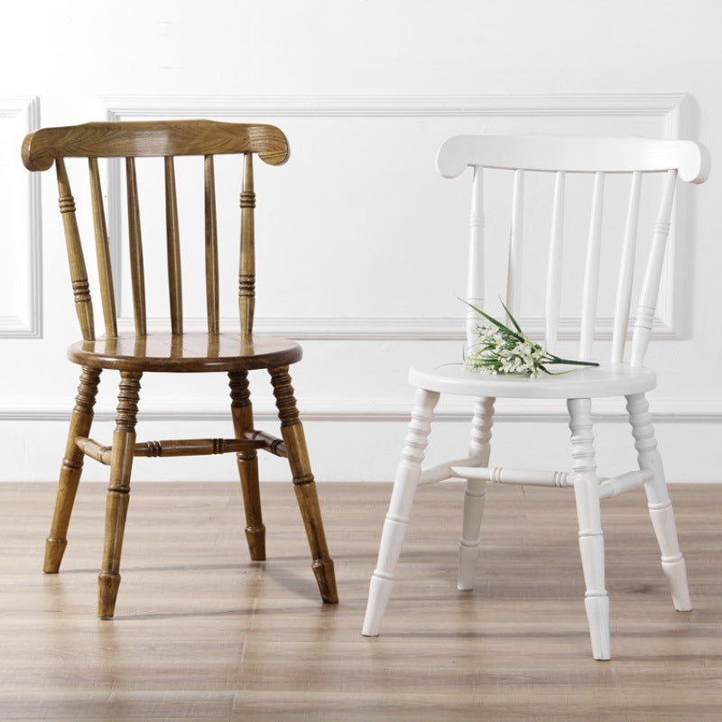 Chaise de salle à manger moderne du milieu du siècle en bois massif rond avec dossier à broches et repose-pieds 