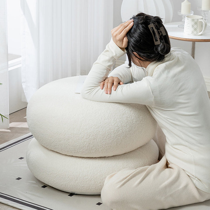 Moderner, schlichter, runder Schminkhocker mit Sherpa-Stoff, Kiefernholzrahmen und Drehfunktion für das Schlafzimmer 