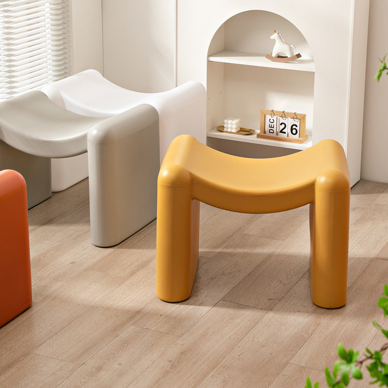 Contemporary Nordic Curved Seat Plastic Portable Stackable Footstool Low Stool For Living Room