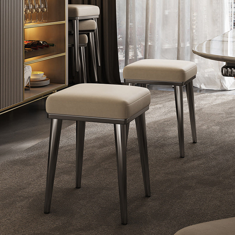 Tabouret de coiffeuse empilable en acier inoxydable avec rembourrage en cuir microfibre carré de luxe contemporain pour chambre 