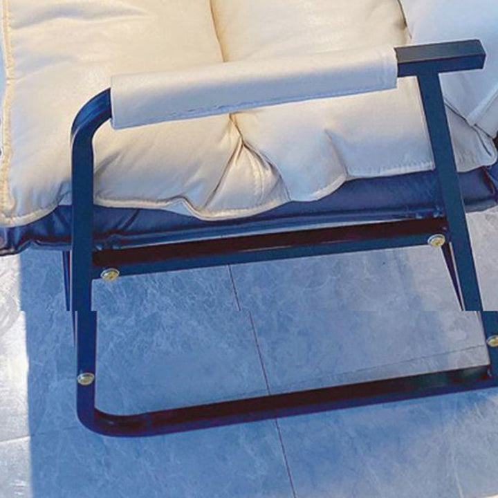 Moderner skandinavischer rechteckiger quadratischer Aufbewahrungsbeutel aus Metall, wasserdichtem Kunstfasergewebe, mit verstellbarer Rückenlehne – Akzentstuhl mit Rückenlehne und Armlehne für das Wohnzimmer 