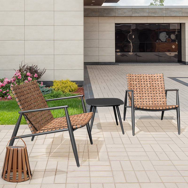 Traditioneller rustikaler quadratischer Aluminium-PE-Leder-Rattan-Akzentstuhl mit Rückenlehne und Armlehne für die Terrasse 