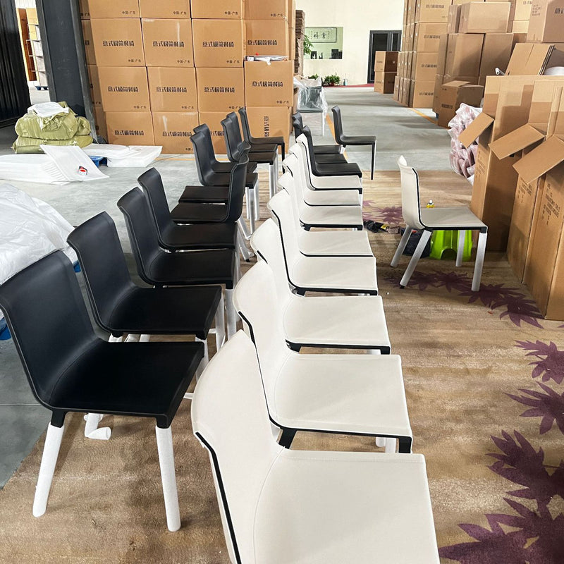 Moderner minimalistischer rechteckiger quadratischer Aluminium-Leder-Esszimmerstuhl mit Rückenlehne für das Esszimmer 