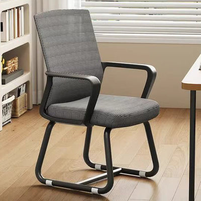 Moderner minimalistischer quadratischer rechteckiger Stahlnetz-Schreibtischstuhl mit Rückenlehne und Armlehne für das Home Office 