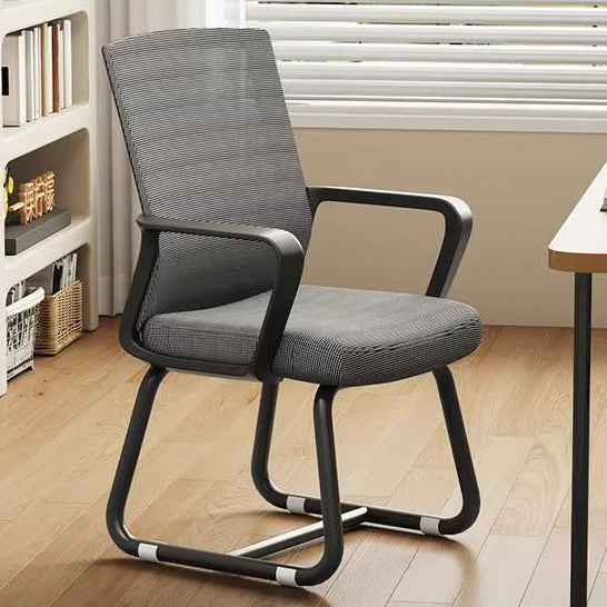 Moderner minimalistischer quadratischer rechteckiger Stahlnetz-Schreibtischstuhl mit Rückenlehne und Armlehne für das Home Office 