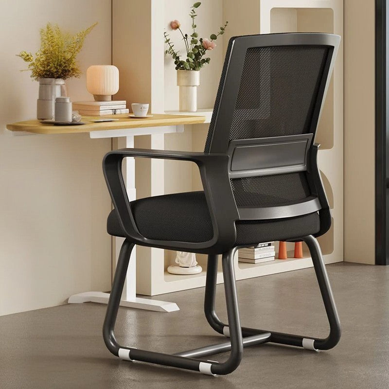 Moderner minimalistischer quadratischer rechteckiger Stahlnetz-Schreibtischstuhl mit Rückenlehne und Armlehne für das Home Office 