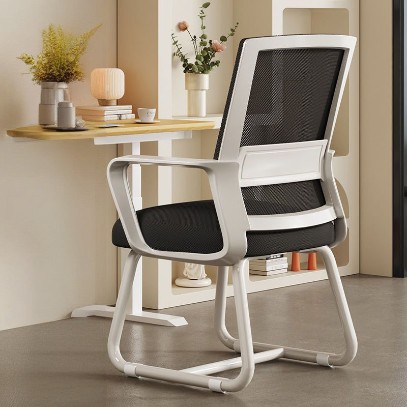 Moderner minimalistischer quadratischer rechteckiger Stahlnetz-Schreibtischstuhl mit Rückenlehne und Armlehne für das Home Office 