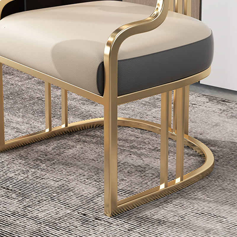 Chaise de salle à manger moderne en cuir et métal avec dossier et accoudoirs incurvés en demi-cercle pour salle à manger 