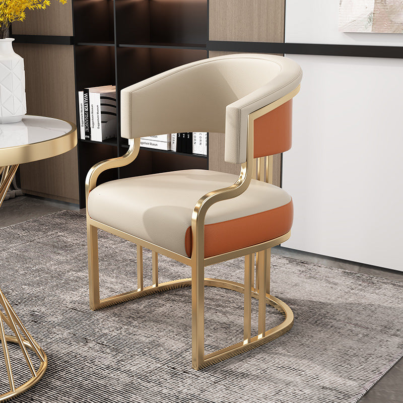 Chaise de salle à manger moderne en cuir et métal avec dossier et accoudoirs incurvés en demi-cercle pour salle à manger 