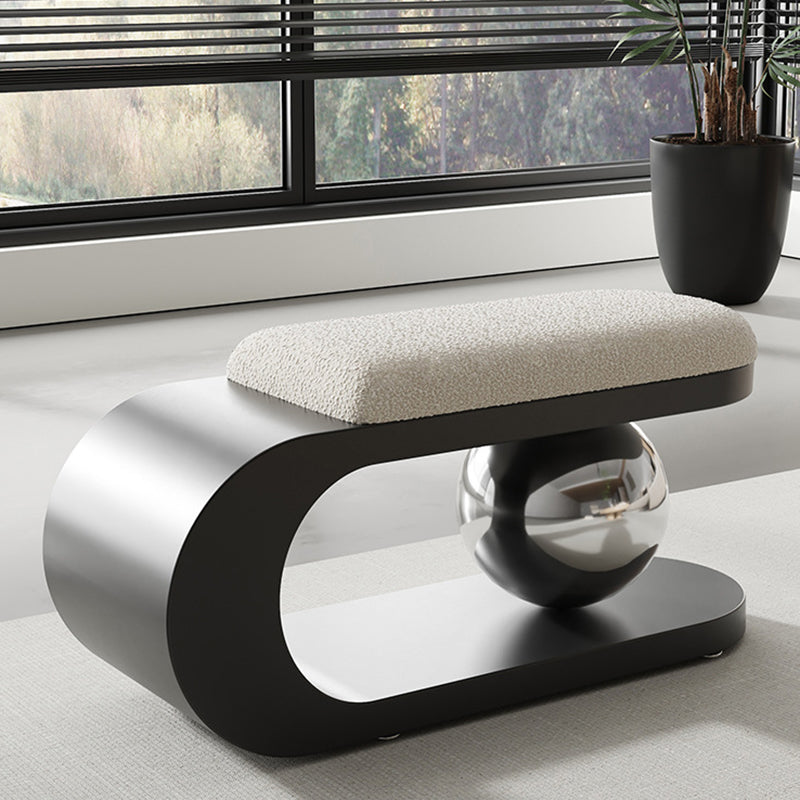 Moderner skandinavischer Sessel mit langer geschwungener Form, Kugeldesign, aus Karbonstahl und Sherpa-Stoff für das Wohnzimmer 