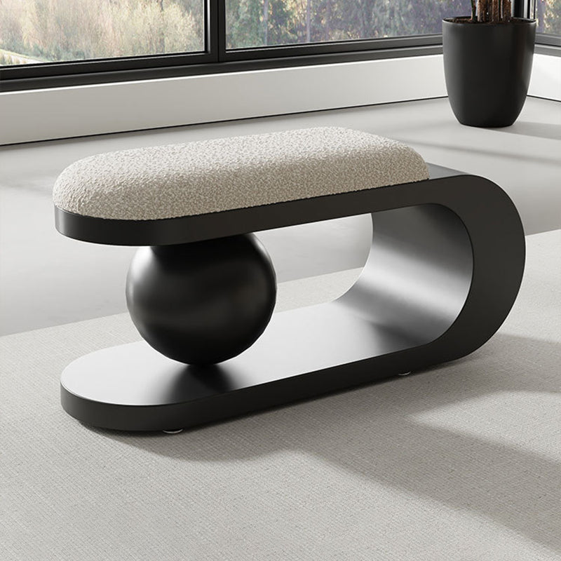 Moderner skandinavischer Sessel mit langer geschwungener Form, Kugeldesign, aus Karbonstahl und Sherpa-Stoff für das Wohnzimmer 