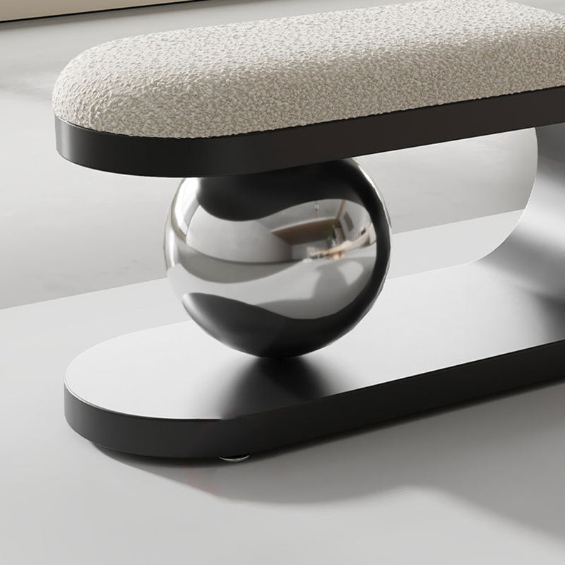 Moderner skandinavischer Sessel mit langer geschwungener Form, Kugeldesign, aus Karbonstahl und Sherpa-Stoff für das Wohnzimmer 
