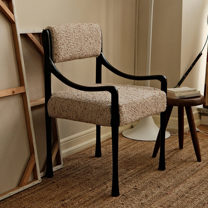 Chaise en bois de frêne avec dossier et accoudoirs en tissu de style moderne et mi-siècle pour salon 