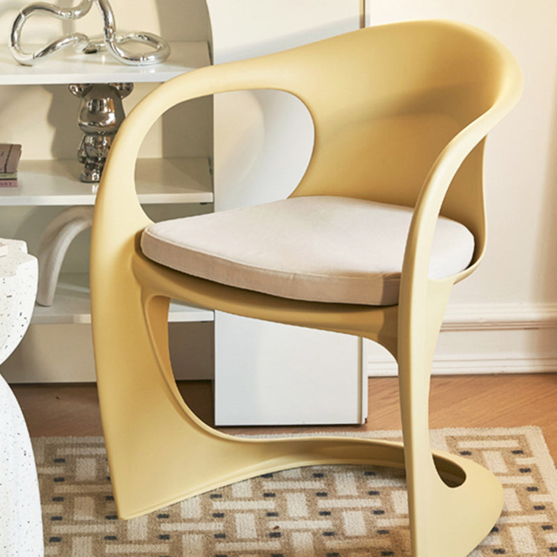 Contemporary Scandinavian Curve PP Dining Chair Backrest Armrest For Dining Room
