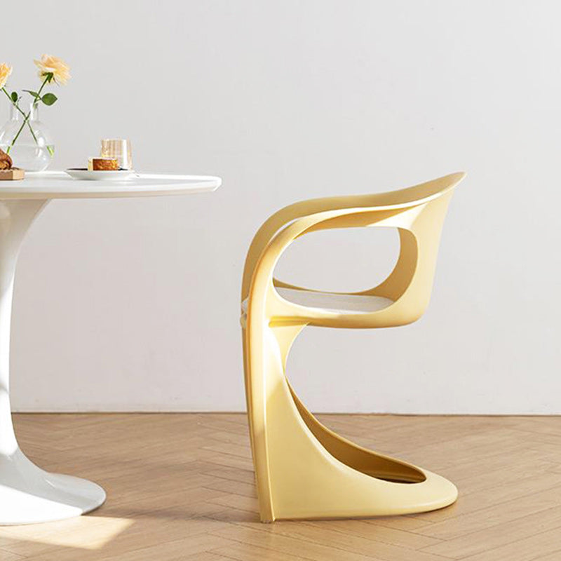 Contemporary Scandinavian Curve PP Dining Chair Backrest Armrest For Dining Room