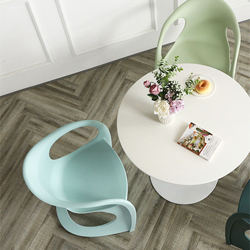 Contemporary Scandinavian Curve PP Dining Chair Backrest Armrest For Dining Room
