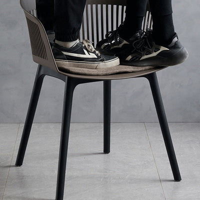 Chaise de salle à manger en plastique carrée minimaliste moderne avec dossier et accoudoirs pour salle à manger 