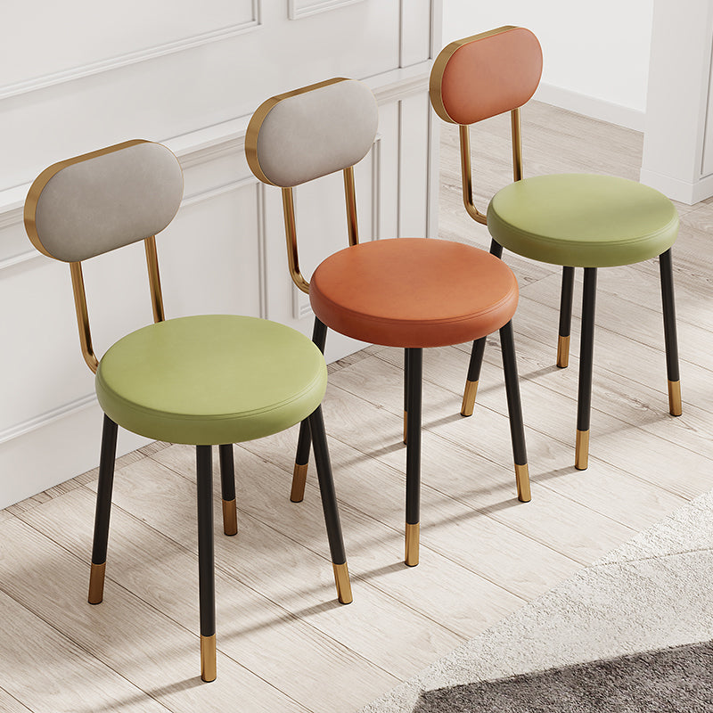 Dossier de chaise de salle à manger moderne minimaliste rond en cuir PU, acier au carbone, éponge à haute densité et à grande résilience pour salle à manger 
